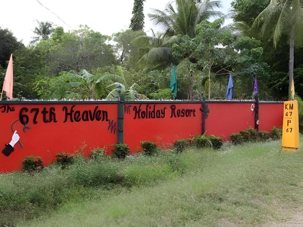 67Th Heaven Holiday Resort Lucbuan Kültér fotó
